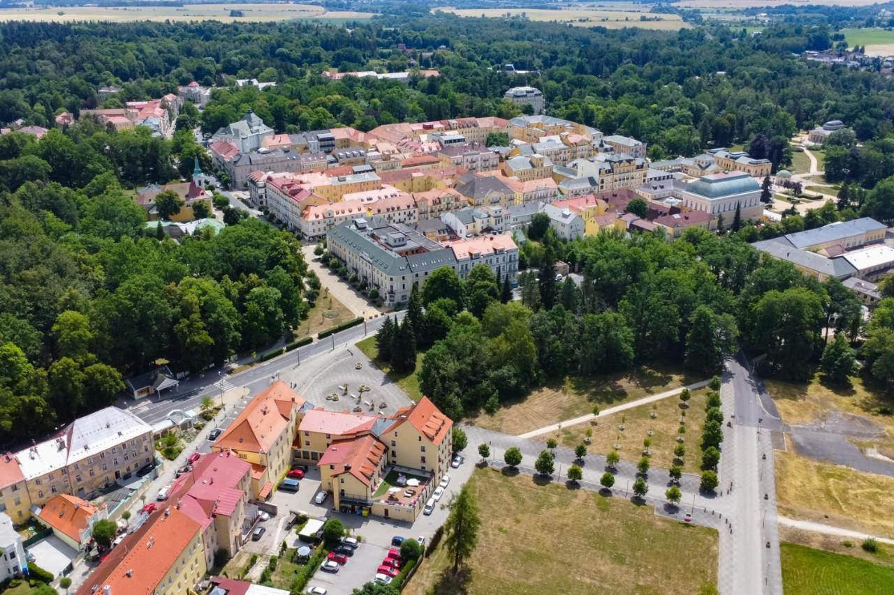 Spa Hotel Centrum Františkovy Lázně Zewnętrze zdjęcie